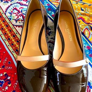 Nice Louis Vuitton baby doll shoes